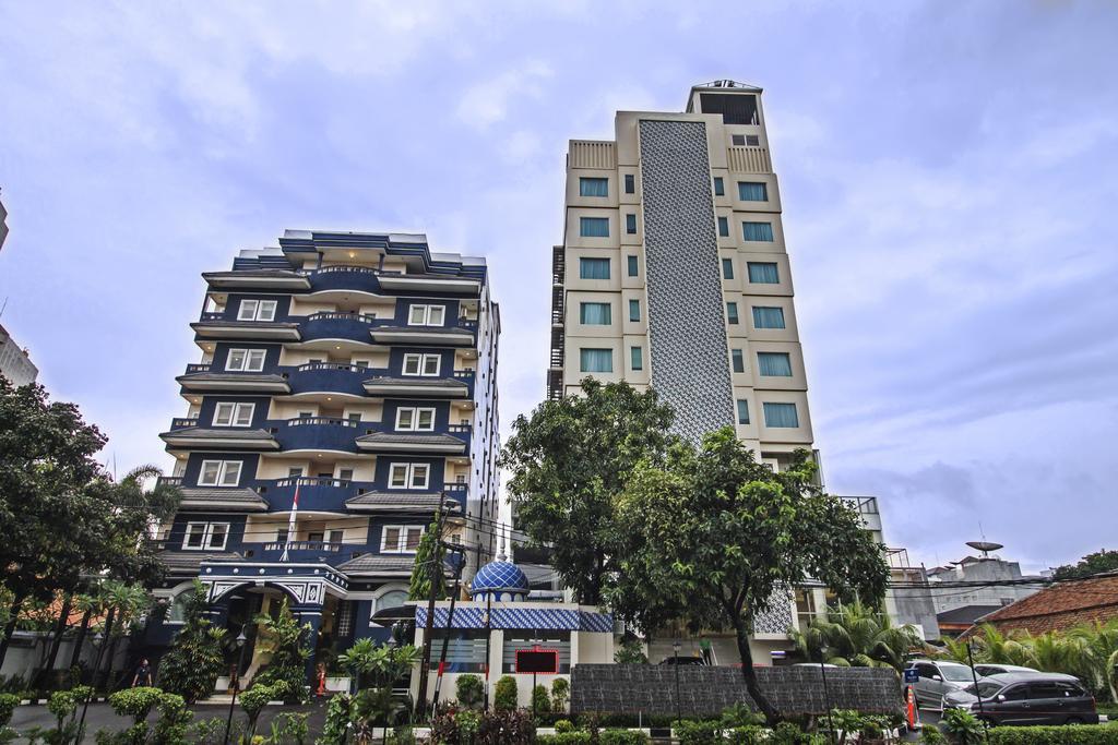 Reddoorz Premium @ Thamrin Kebon Sirih Hotel จาการ์ตา ภายนอก รูปภาพ