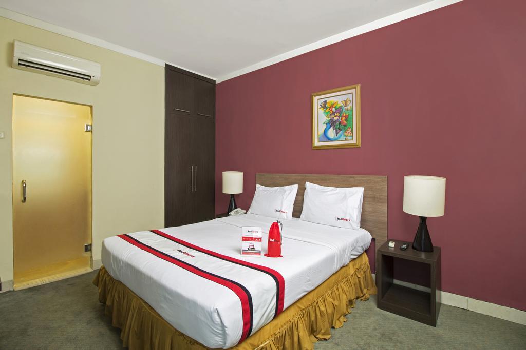 Reddoorz Premium @ Thamrin Kebon Sirih Hotel จาการ์ตา ภายนอก รูปภาพ