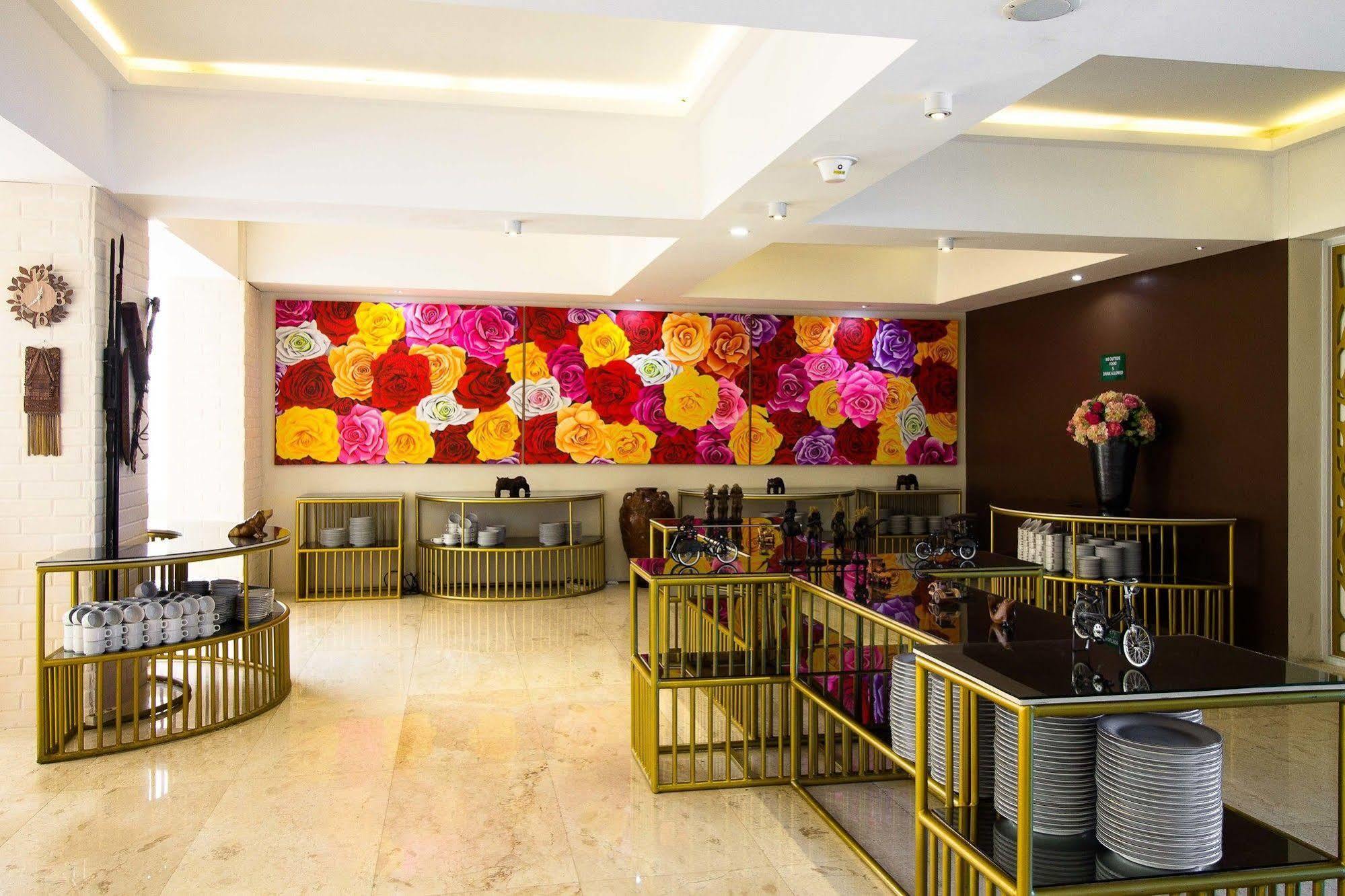 Reddoorz Premium @ Thamrin Kebon Sirih Hotel จาการ์ตา ภายนอก รูปภาพ