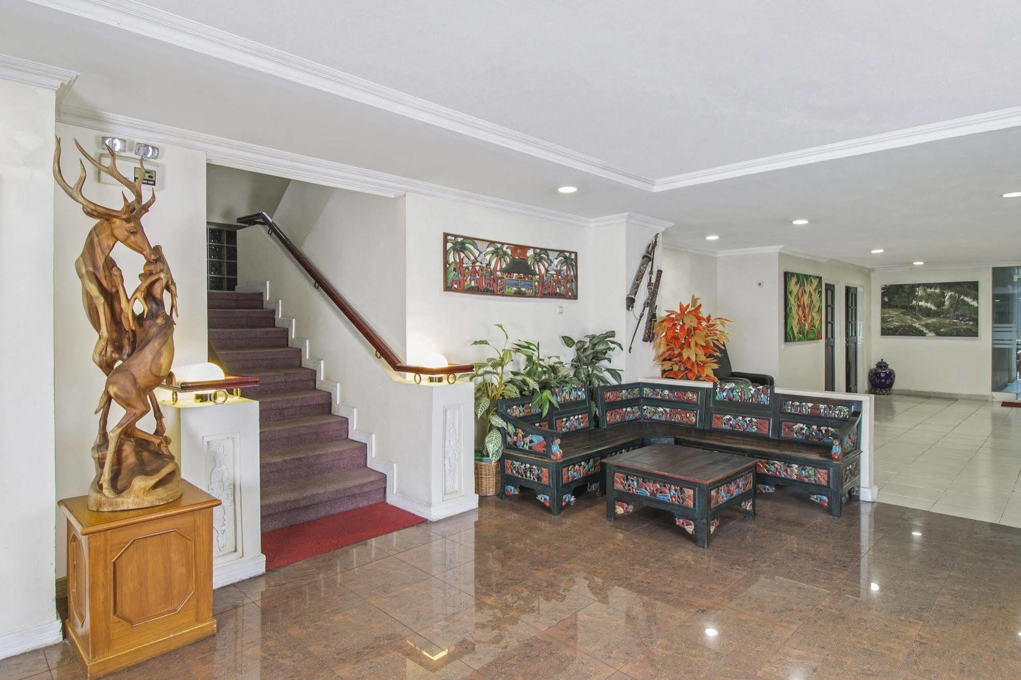 Reddoorz Premium @ Thamrin Kebon Sirih Hotel จาการ์ตา ภายนอก รูปภาพ